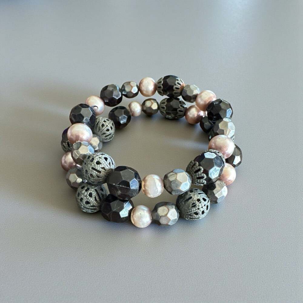 Acrylic Memory Wire Stacked Beaded Bracelet Black Gray Boho Elegant Eveningwear